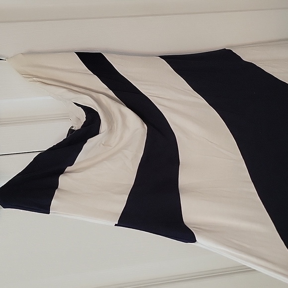 Strapless dress - Picture 3 of 4